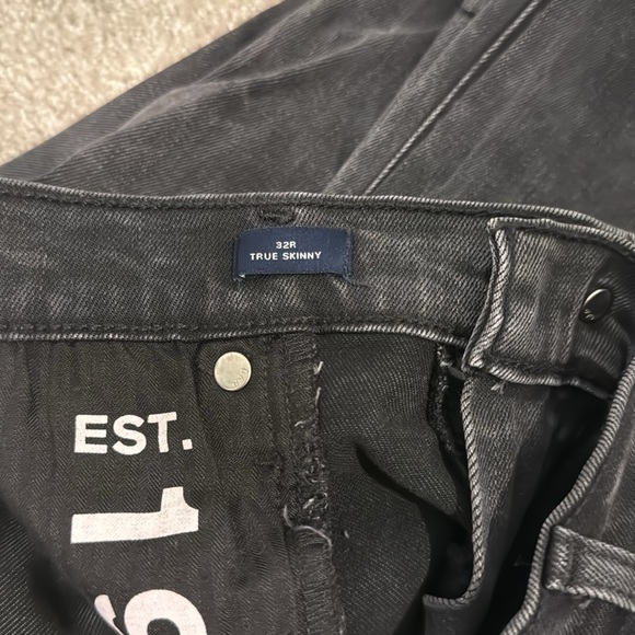 GAP High Waisted True Skinny Distressed Black Acid Wash Jeans Sz 32R - Picture 8 of 8